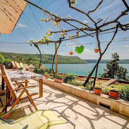 By Interhome * Trget